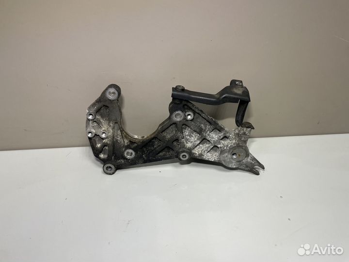 Кронштейн тнвд ауди А6 С6 Ку7 А4 8Е А8 Д3