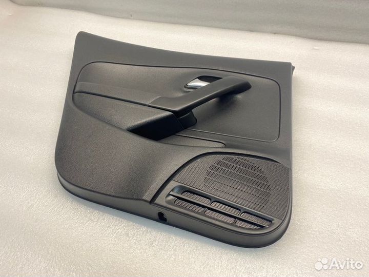 Обшивка двери задняя левая Volkswagen Polo седан