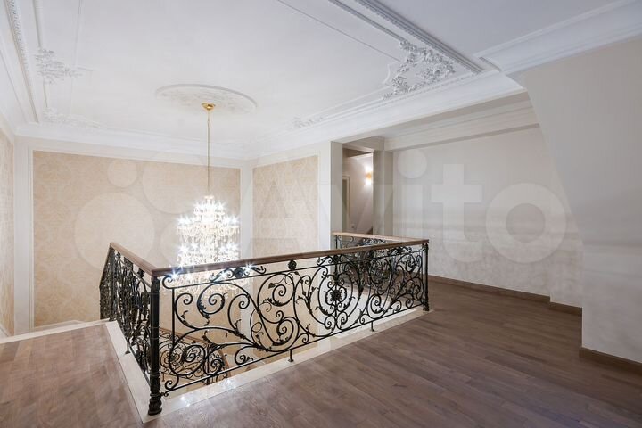 Дом 850 м² на участке 25 сот.