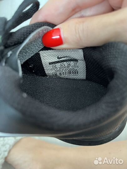 Бутсы сороконожки nike