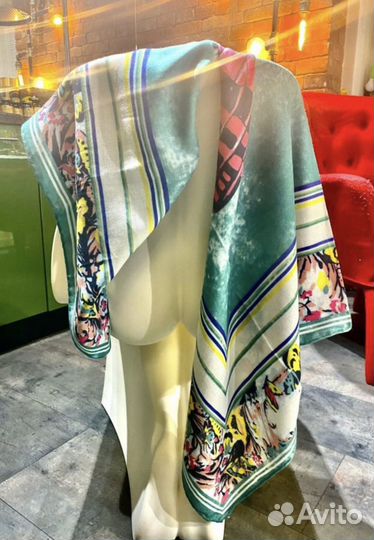 Платокк Louis Vouitton Бабочка Луи Виттон