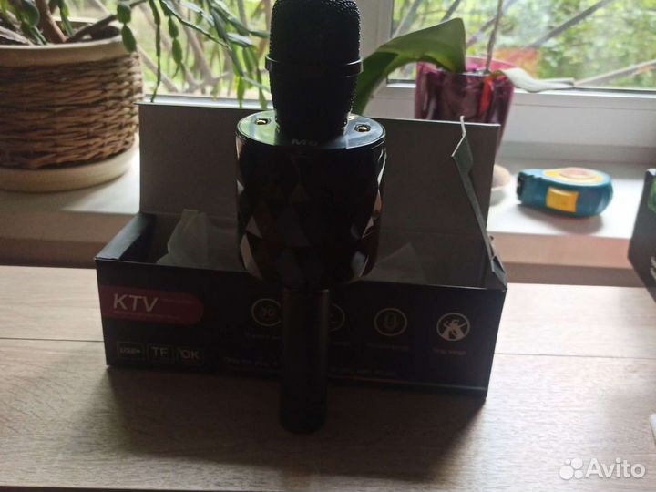 Караоке микрофон м6