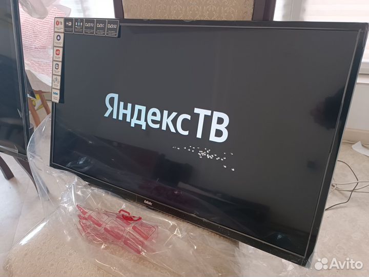 Телевизор Hartens 32