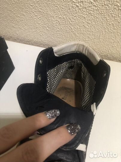 Кросовки женские