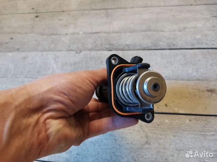 Термостат Skoda Octavia 1.6, BFQ (06A121114)