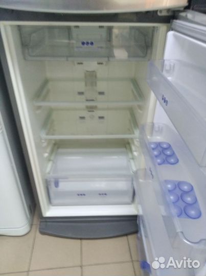 Холодильник whirlpool