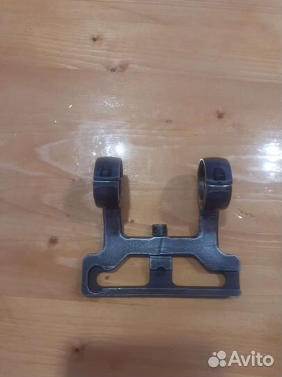 Боковое крепление под оптический прицел