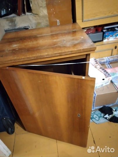 Деревяная тумба под швейную машину. гдр