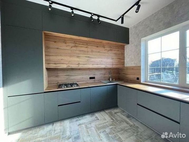 Кухонный ганитур с техникой на заказ