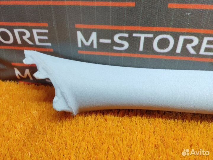 Обшивка стойки передняя правая Mercedes-Benz