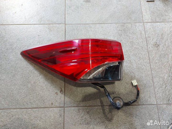 Задний левый фонарь Toyota Fortuner внедорожник
