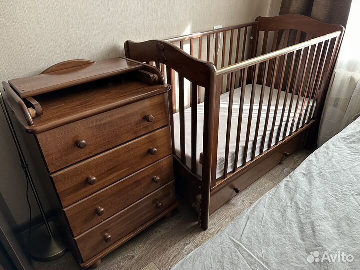 Кроватка и комод Гандылян