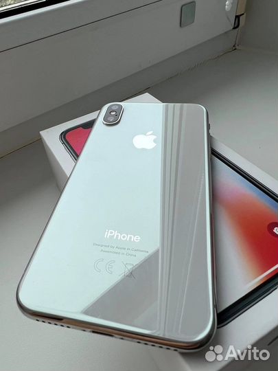 iPhone X, 64 ГБ