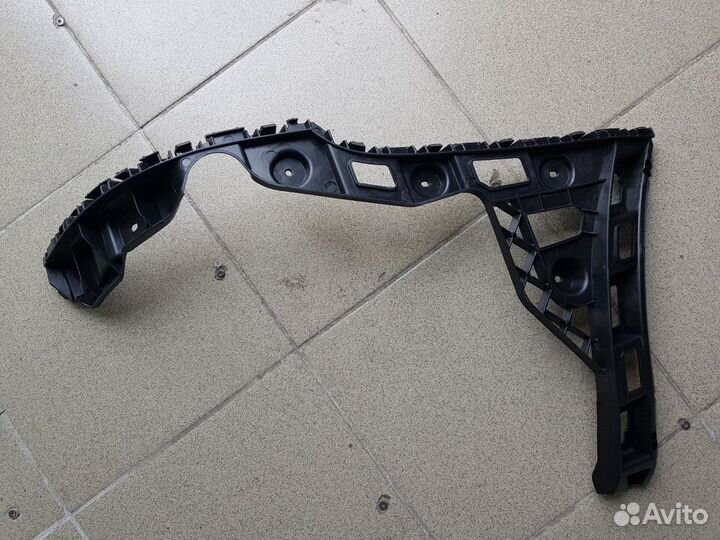 Кронштейн заднего бампера Polo 2010-2015