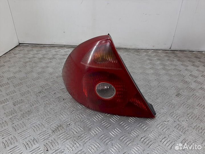 Фонарь Ford Mondeo 3 (2000-2007)