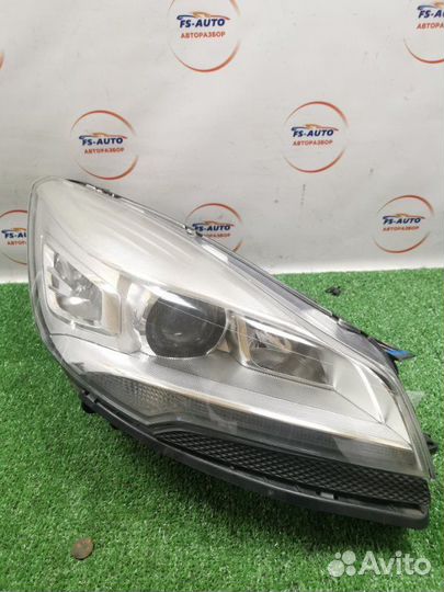 Фара ксеноновая передняя правая Ford Kuga 2 2.0