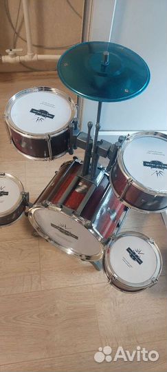 Барабанная установка игрушечная