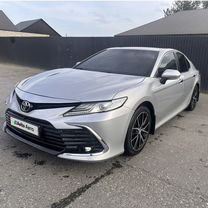 Toyota Camry 2.0 AT, 2019, 181 000 км, с пробегом, цена 2 150 000 руб.