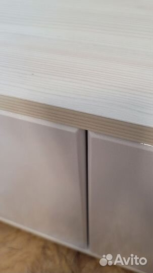 Тумба тв новая (мдф, белый глянец металлик)