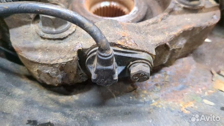 Ступица (кулак, цапфа) правая передняя киа Sorento