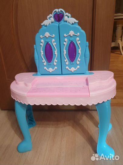 Трюмо с зеркалом детское