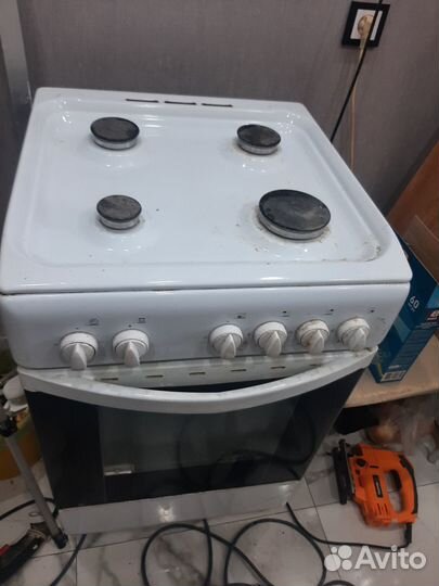 Продам газовую плиту
