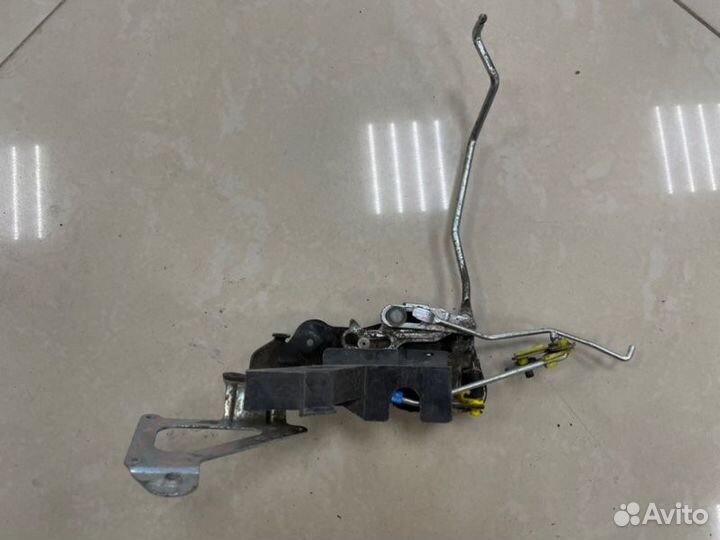 Замок боковой двери передний правый Hyundai Accent