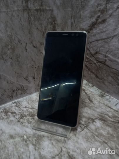 Samsung Galaxy A8 (2018), 4/32 ГБ