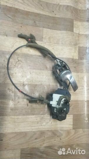 Замок передний правый Nissan Pathfinder R51 2.5