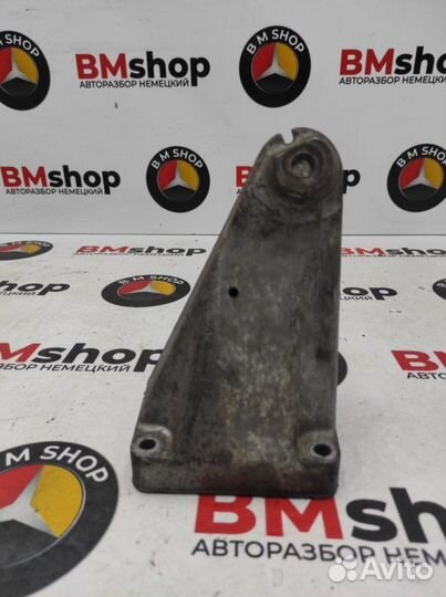 Кронштейн двигателя Mercedes-Benz E 270 Cdi W211