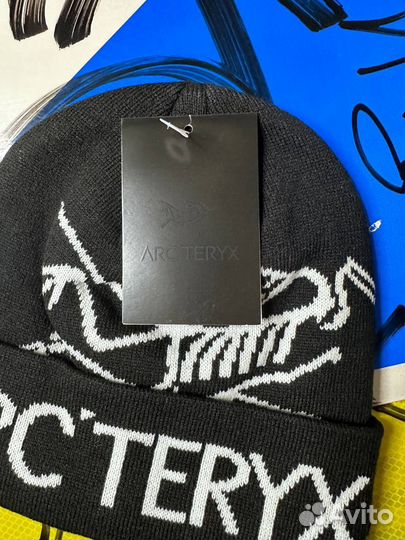 Зимняя шапка Arcteryx с подкатом