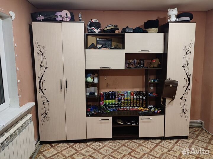 Стенка в гостиную бу