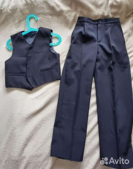 Жилетка и брюки (школьная форма)