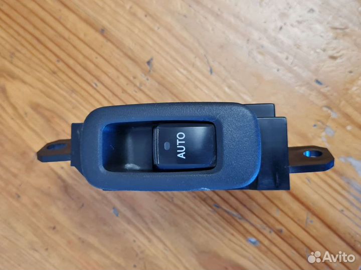 Блок управления стеклоподъемниками Toyota R60