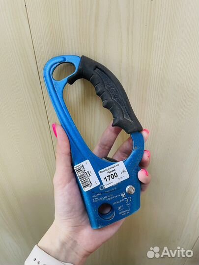 Снаряжение для туризма (зажимы, спуск.устр и тд)