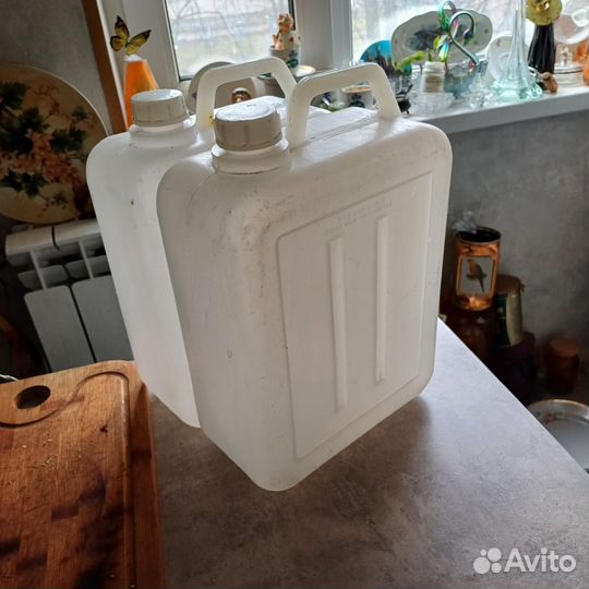 Канистра пластиковая 5 л.бутыль старинный