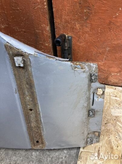 Крыло Mercedes w124