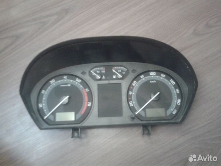Приборная панель Skoda Fabia