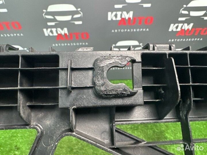 Кронштейн заднего бампера правый Hyundai I30 Sw