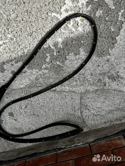 Уплотнитель двери передней правой Nissan Note E11