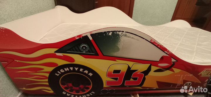 Продам детскую кровать и матрас