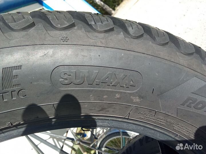 Goodyear UltraGrip 255/55 R19