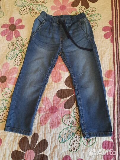 Фирменные джинсы