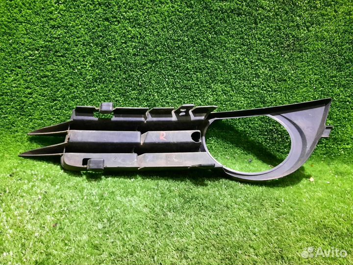 Рамка на противотуманную фару передняя правая Audi