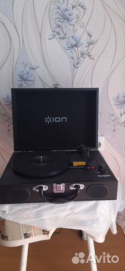 Проигрыватель виниловых пластинок