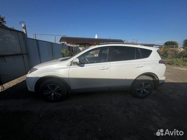 Toyota RAV4 2.0 CVT, 2018, 176 000 км с пробегом, цена 2800000 руб.