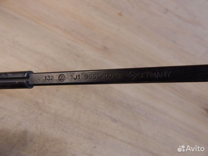 Поводок дворника левый Vw Golf 4 / Vw Bora