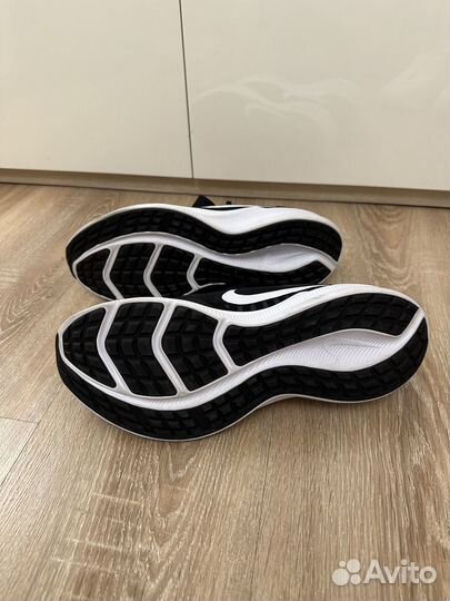 Кроссовки Nike, размер 42