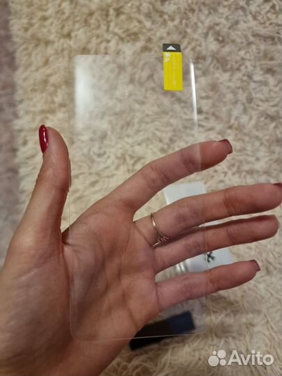 Защитное стекло на Samsung S10 с лампой и клеем уф