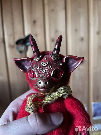 Красный дракон ручной работы